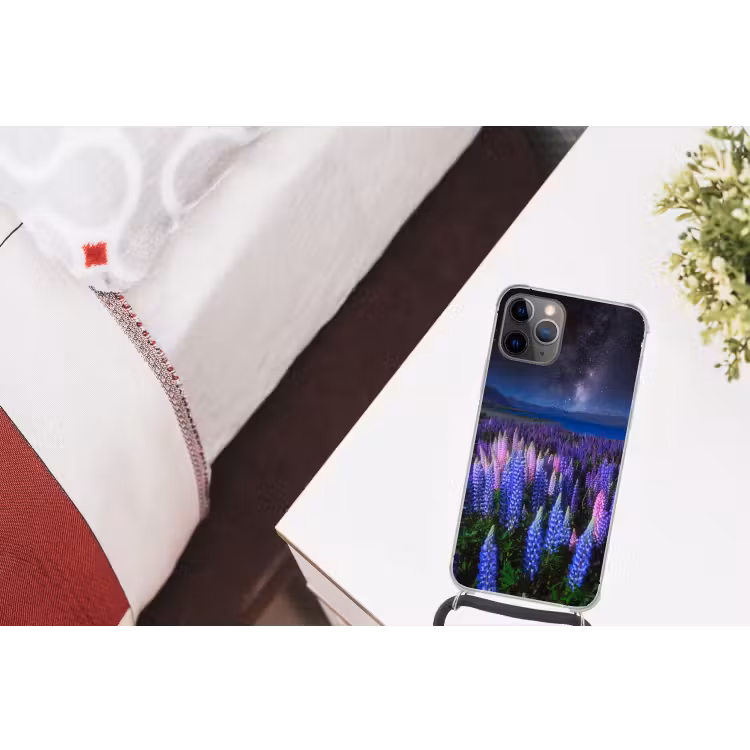 Bloemen - Nacht - Nieuw-Zeeland - Sterrenhemel - Paars - Natuur Hoesje iPhone 12 Pro met koord klein -kamer