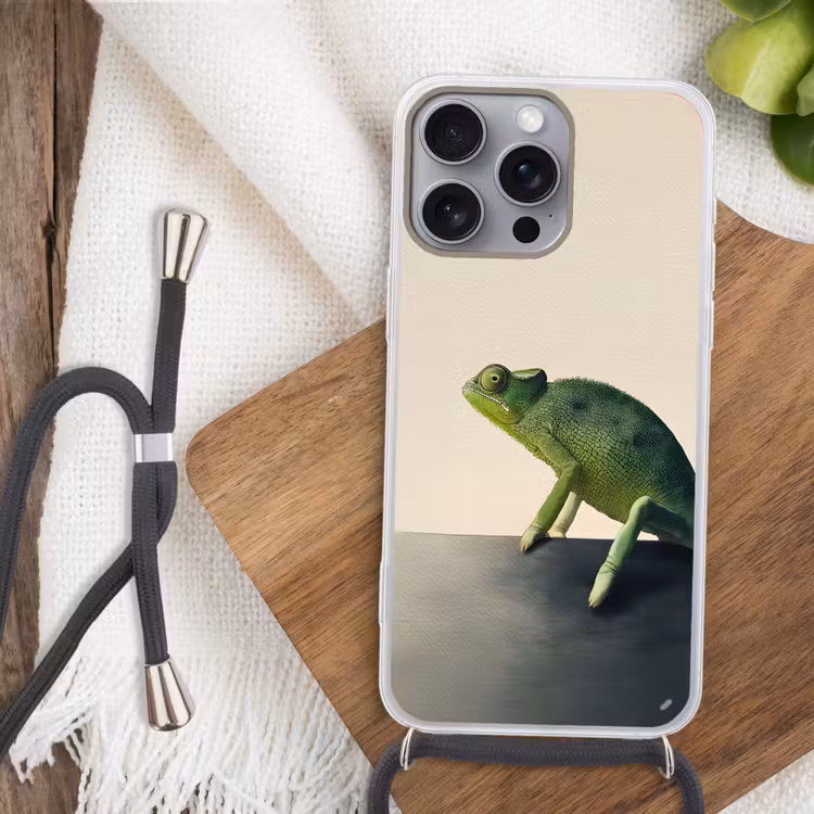 Kameleon - Groen - Minimalistisch Hoesje iPhone 16 Pro Max met koord klein -sfeer4