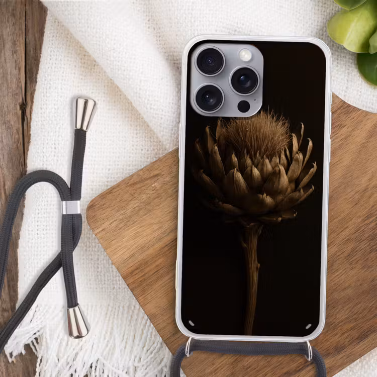Donkerbruin - Bloem - Textuur - Artisjok Hoesje iPhone 16 Pro Max met koord klein -sfeer4