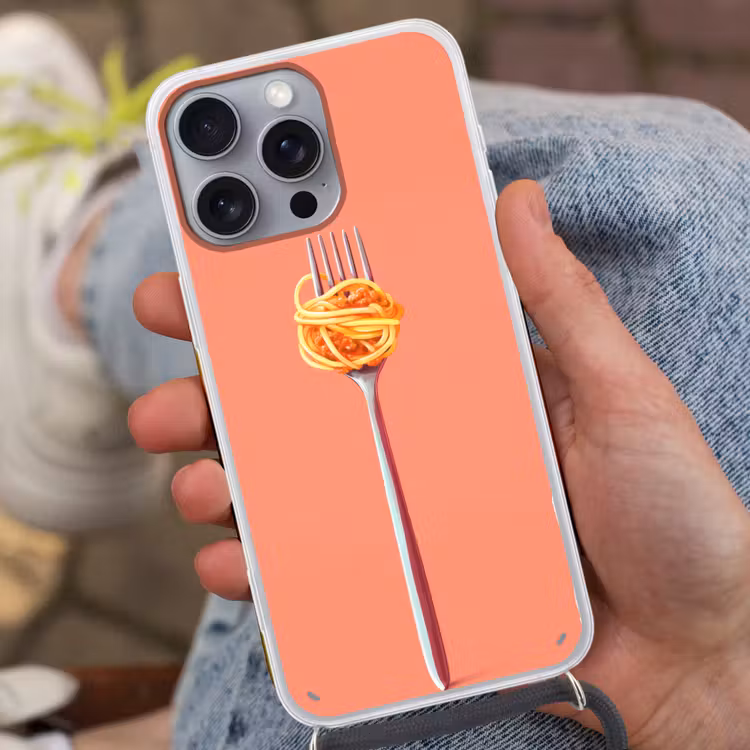 Vork - Spaghetti - Artistiek - Roze Hoesje iPhone 16 Pro Max met koord klein -sfeer3