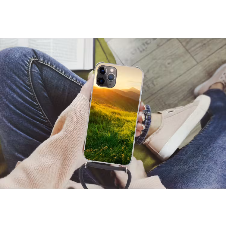 shutterstock-407021107 Hoesje iPhone 12 Pro met koord klein -hand