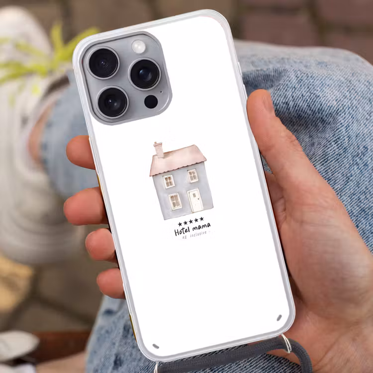 Lichtblauw - Huisje - Mama - Tekst Hoesje iPhone 16 Pro Max met koord klein -sfeer3