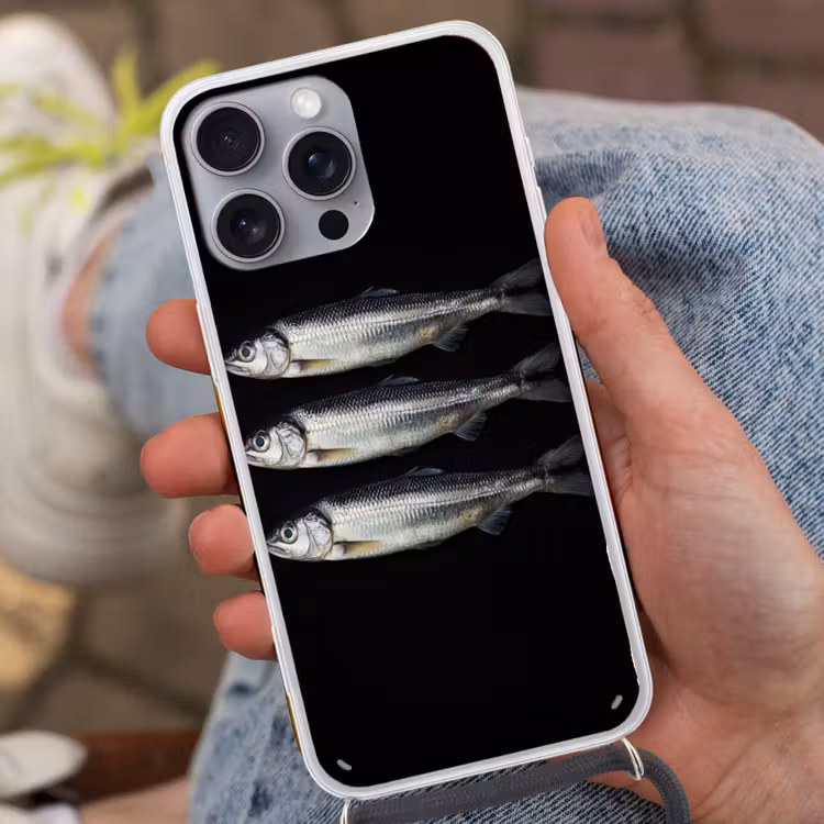 Haring - Vissen - Zwart Hoesje iPhone 16 Pro Max met koord klein -sfeer3
