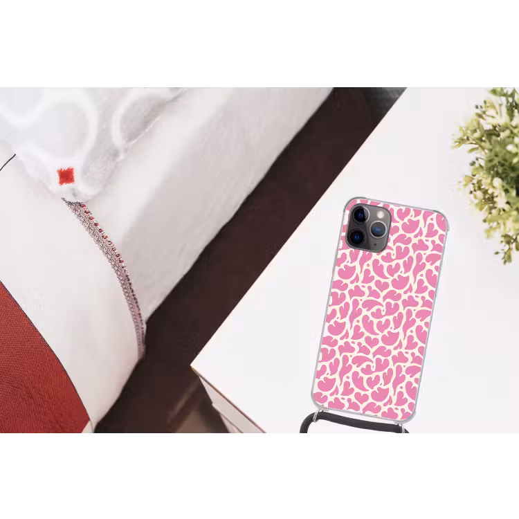 Hartjes - Print - Roze - Wit Hoesje iPhone 12 Pro met koord klein -kamer