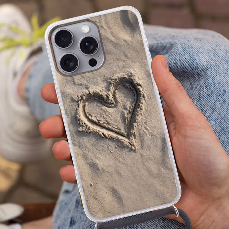 Hartvorm - Getekend - Beige - Zand Hoesje iPhone 16 Pro Max met koord klein -sfeer3