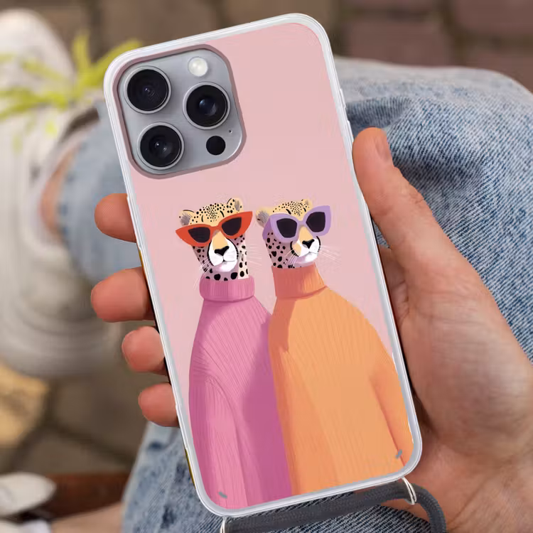 Jachtluipaarden - Zonnebrillen - Truien Hoesje iPhone 16 Pro Max met koord klein -sfeer3