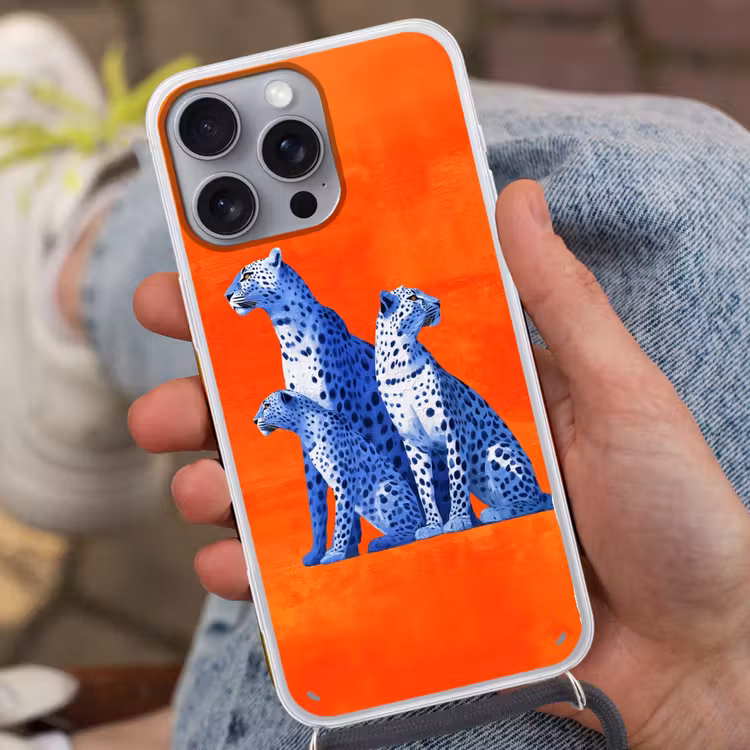 Luipaarden - Stippen - Oranje Hoesje iPhone 16 Pro Max met koord klein -sfeer3