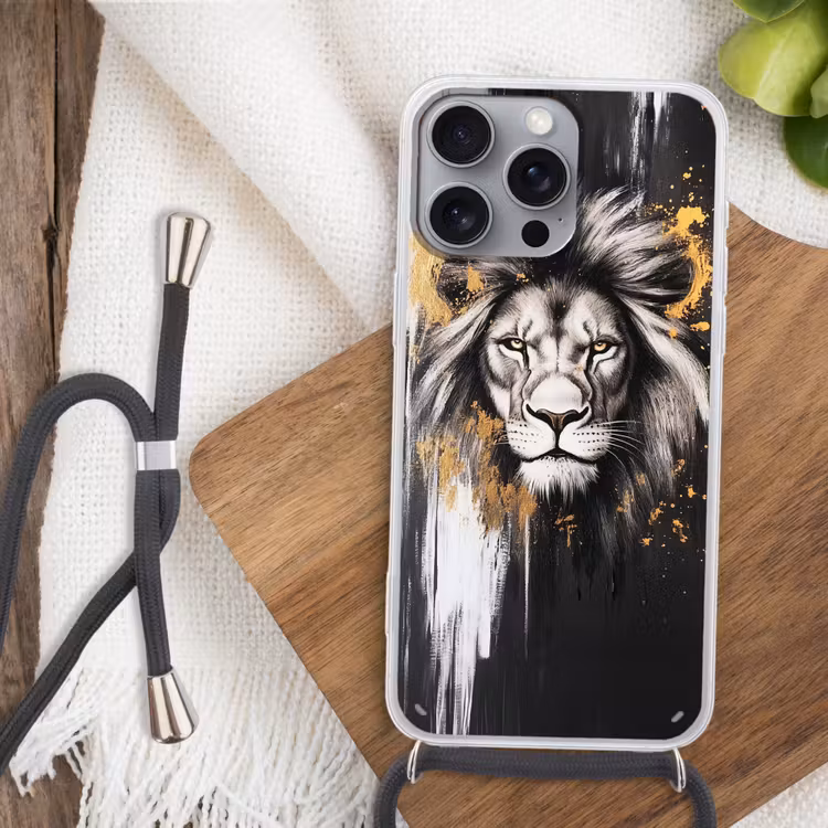 Leeuw - Portret - Verfspatten - Grijs Hoesje iPhone 16 Pro Max met koord klein -sfeer4