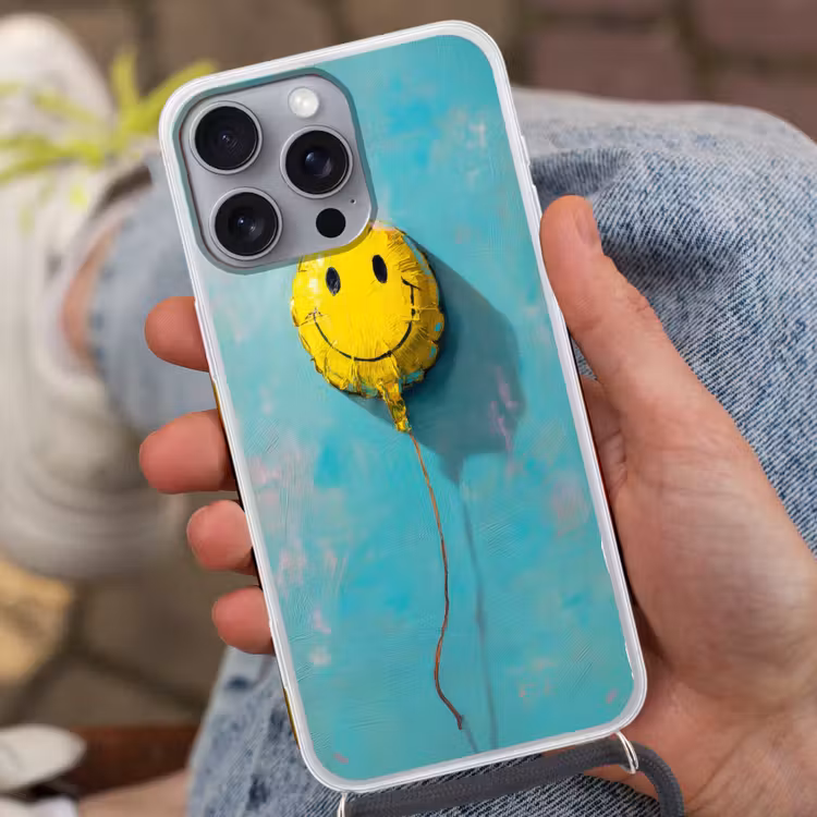 Ballon - Geel - Smiley Hoesje iPhone 16 Pro Max met koord klein -sfeer3