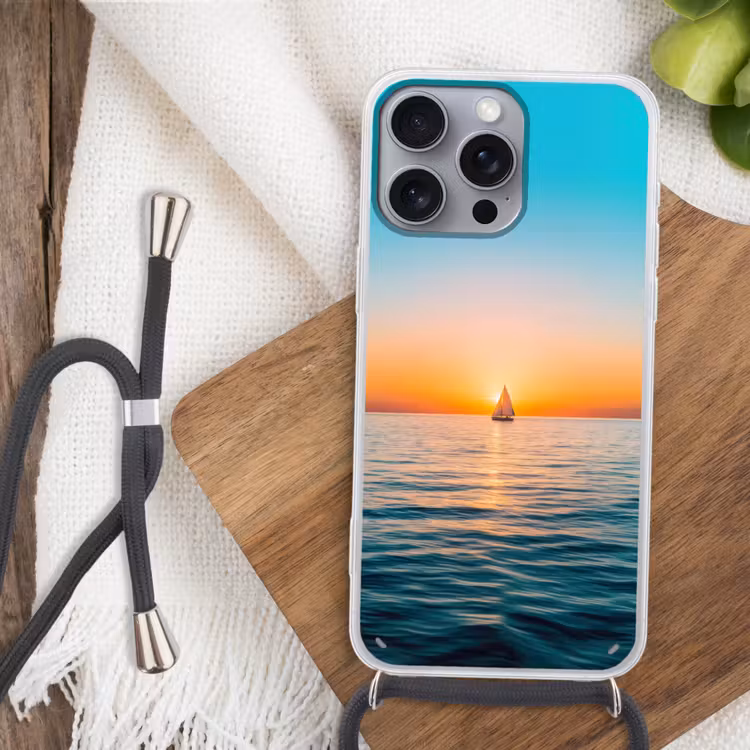 Zee - Zeilboot - Zonsondergang Hoesje iPhone 16 Pro Max met koord klein -sfeer4