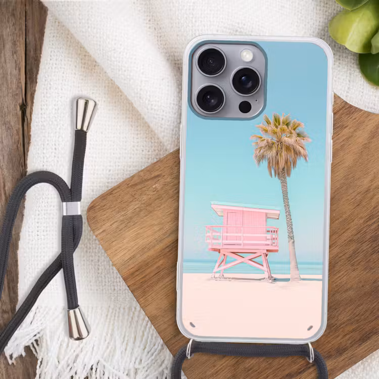 Palmboom - Strandhuis - Roze Hoesje iPhone 16 Pro Max met koord klein -sfeer4
