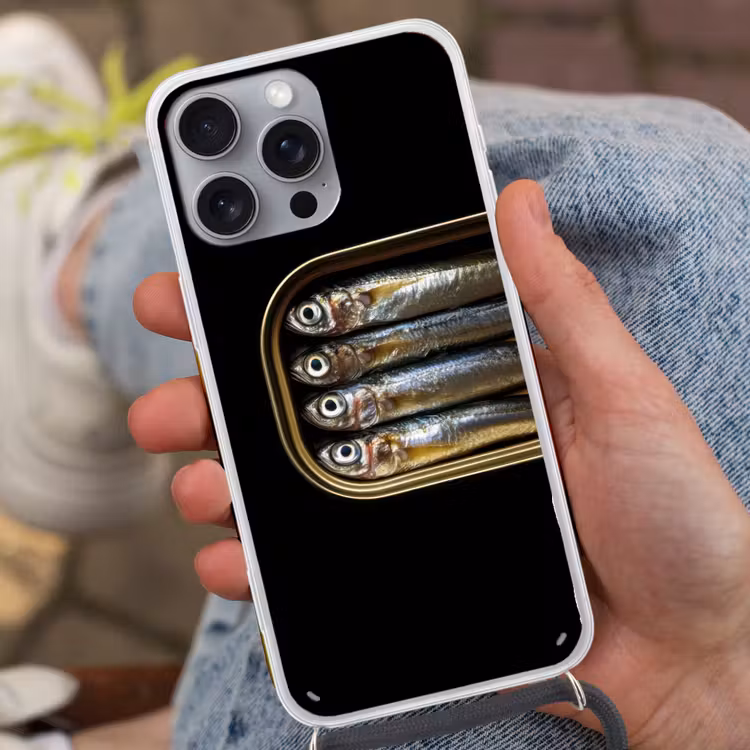 Sardines - Blik - Zwart - Vissen Hoesje iPhone 16 Pro Max met koord klein -sfeer3