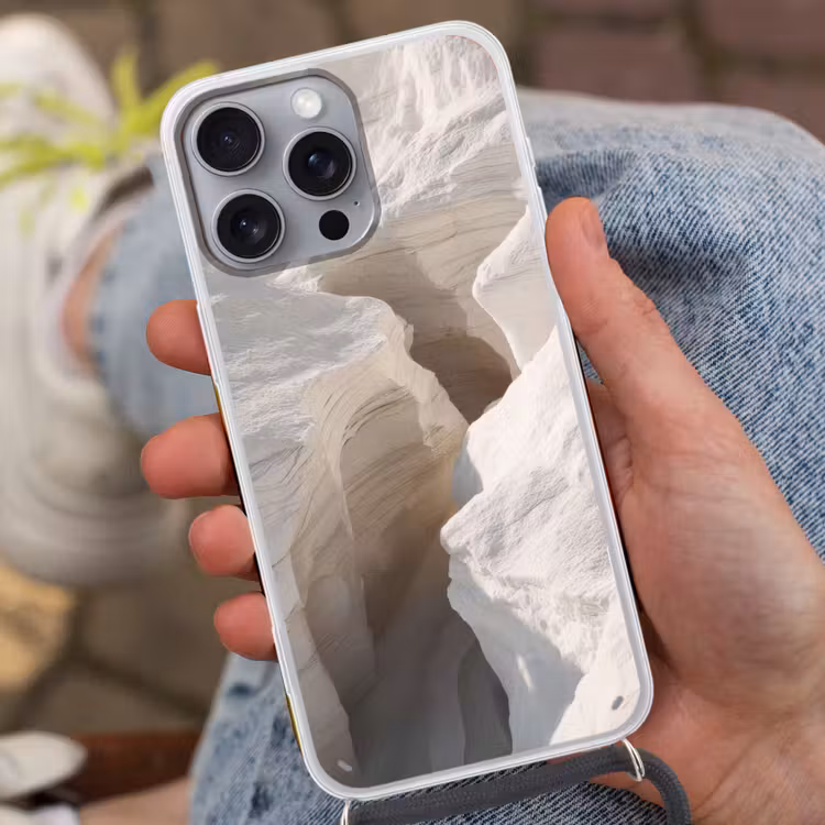 Kloof - Wit - Sneeuw Hoesje iPhone 16 Pro Max met koord klein -sfeer3