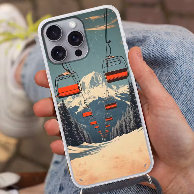 Sneeuw - Skilift - Rood - Bomen Hoesje iPhone 16 Pro Max met koord klein -sfeer3