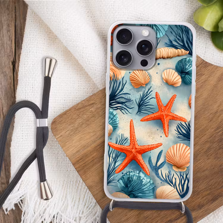 Zeesterren - Schelpen - Illustratie - Zand Hoesje iPhone 16 Pro Max met koord klein -sfeer4