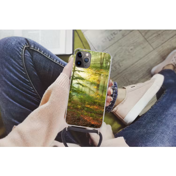 Zon - Bos - boom - Natuur - Herfst Hoesje iPhone 12 Pro met koord klein -hand