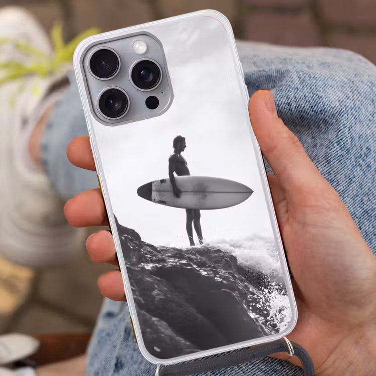 Surfer - Rots - Oceaan - Golven Hoesje iPhone 16 Pro Max met koord klein -sfeer3