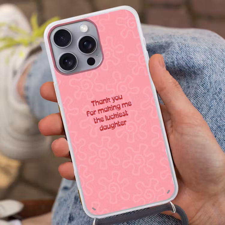 Tekst - Rood - Moederdag Hoesje iPhone 16 Pro Max met koord klein -sfeer3