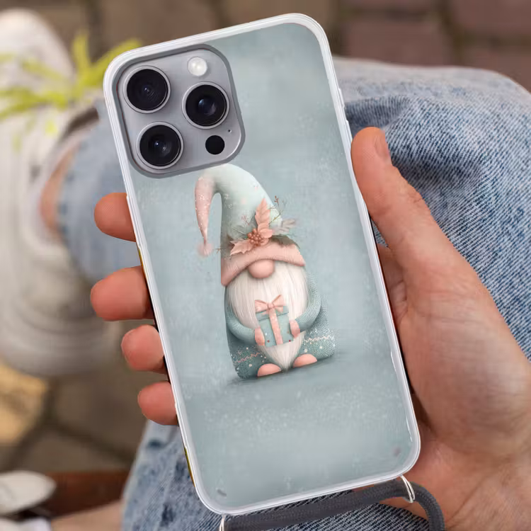 Kerstgnome - Cadeau - Groen Hoesje iPhone 16 Pro Max met koord klein -sfeer3