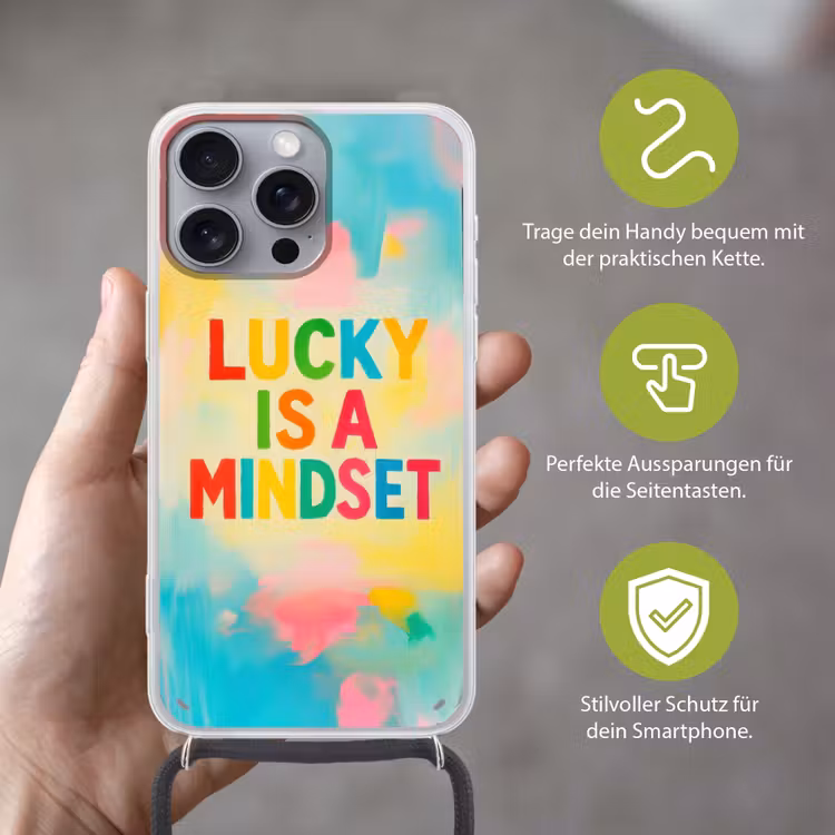 Quote - Lucky - Regenboogkleuren Hoesje iPhone 16 Pro Max met koord klein -sfeer2_DE