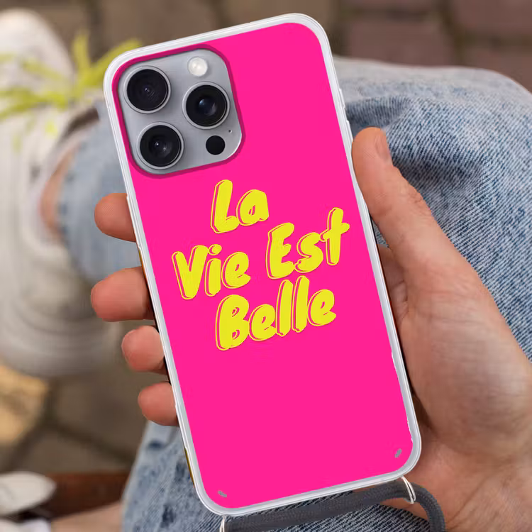 Quote - Retro - Roze Hoesje iPhone 16 Pro Max met koord klein -sfeer3