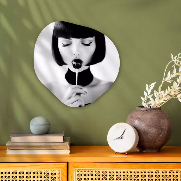 Vrouw - Lolly - Zwart - Wit Wandcirkel Organisch Forex 3mm klein -sfeer2