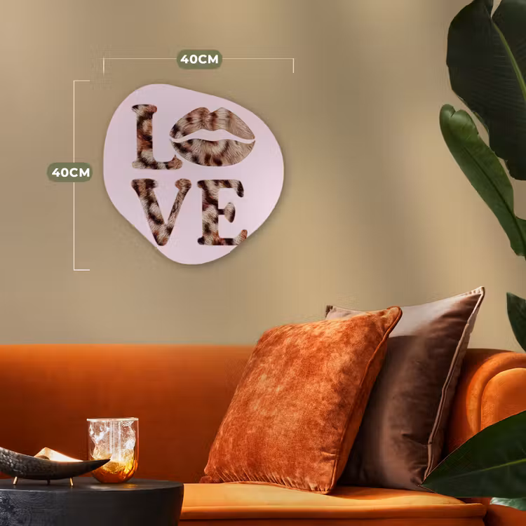 Tekst - Love - Pantervacht - Lichtroze Wandcirkel Organisch Forex 3mm klein -sfeer3