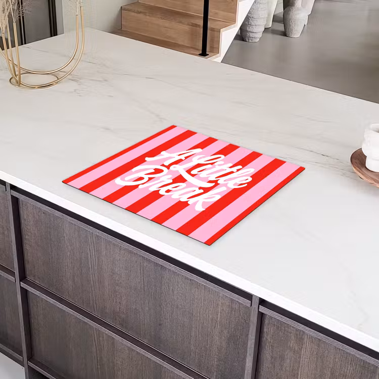 A Little Break - Strepen - Rood - Roze Inductie beschermer vinyl 3mm middel -sfeer8
