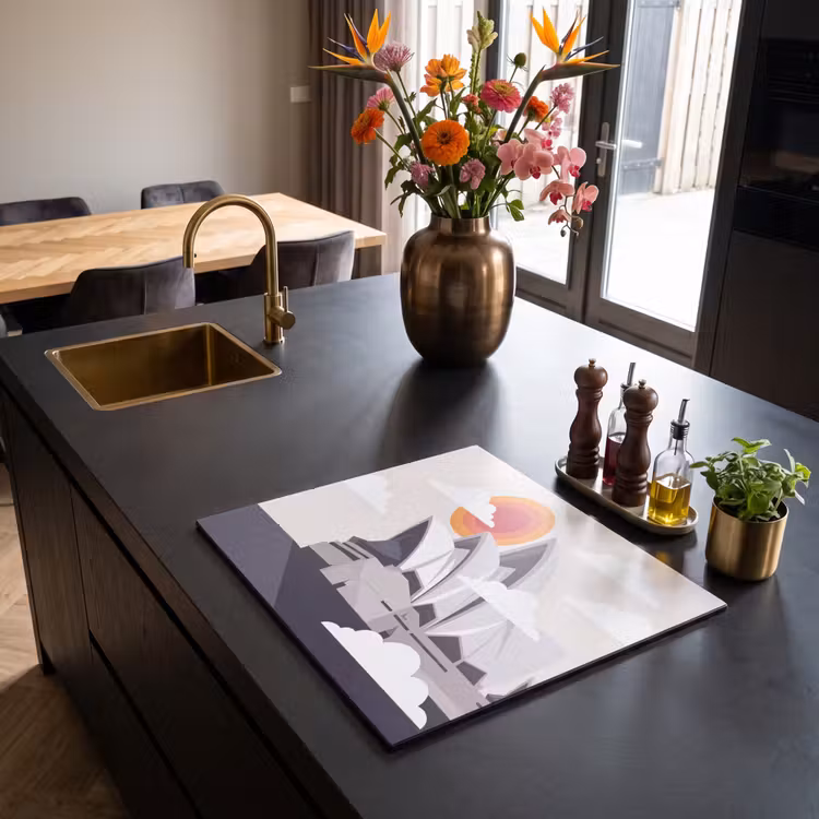 Architectuur - Stadsgezicht - Modern - Grijs - Oranje Inductie beschermer vinyl 3mm middel -sfeer5