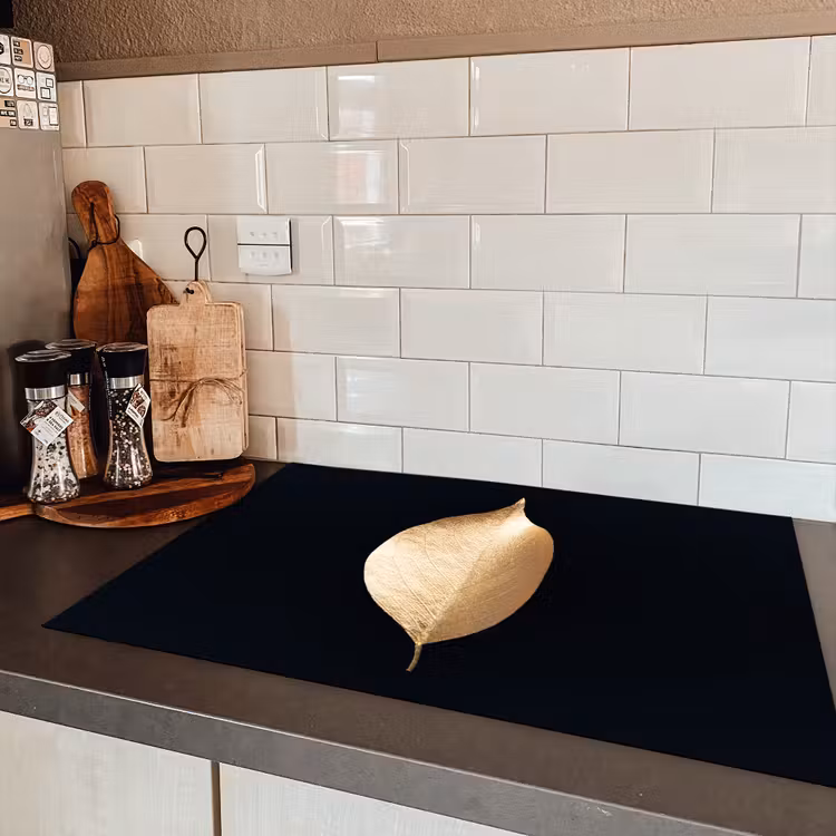 Bladeren - Goud - Zwart - Planten - Luxe Inductie beschermer vinyl 3mm klein -sfeer3