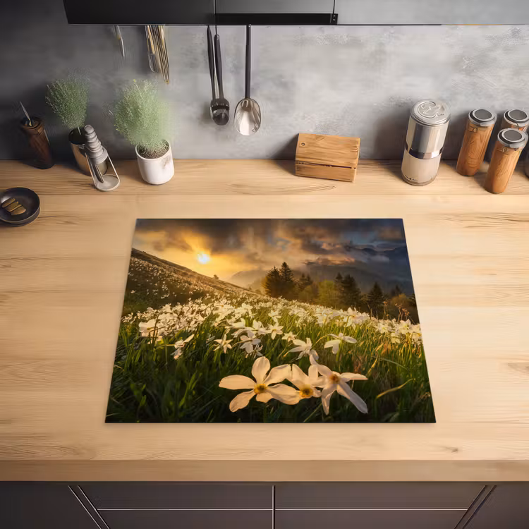 Bloemenveld - Heuvels - Zonsondergang - Berg - Natuur - Wit - Heuvels Inductie beschermer vinyl 3mm middel -sfeer5