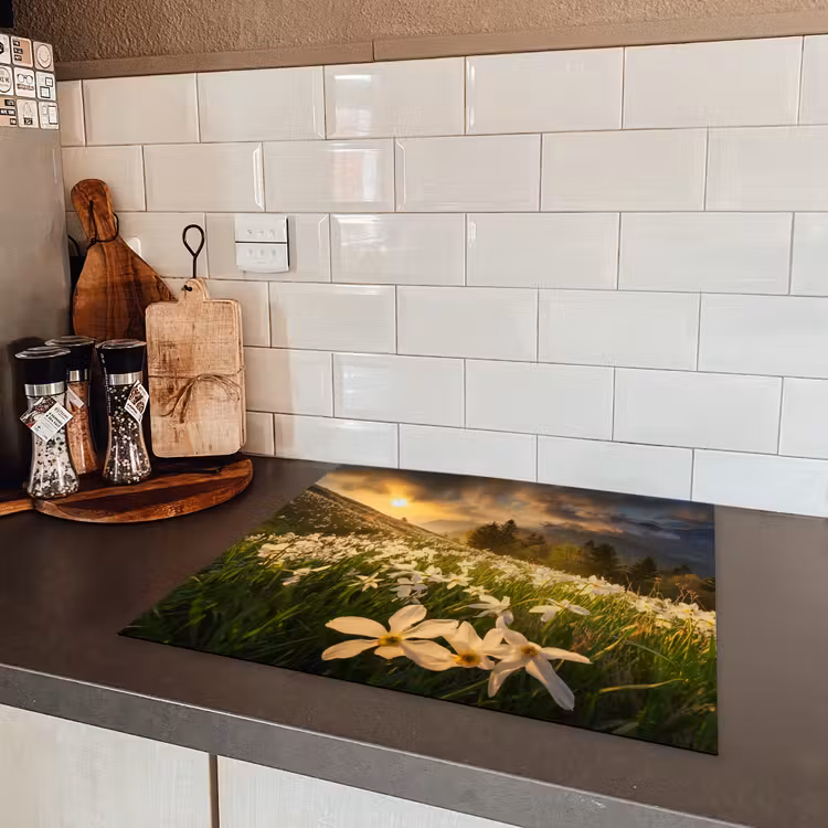 Bloemenveld - Heuvels - Zonsondergang - Berg - Natuur - Wit - Heuvels Inductie beschermer vinyl 3mm middel -sfeer3