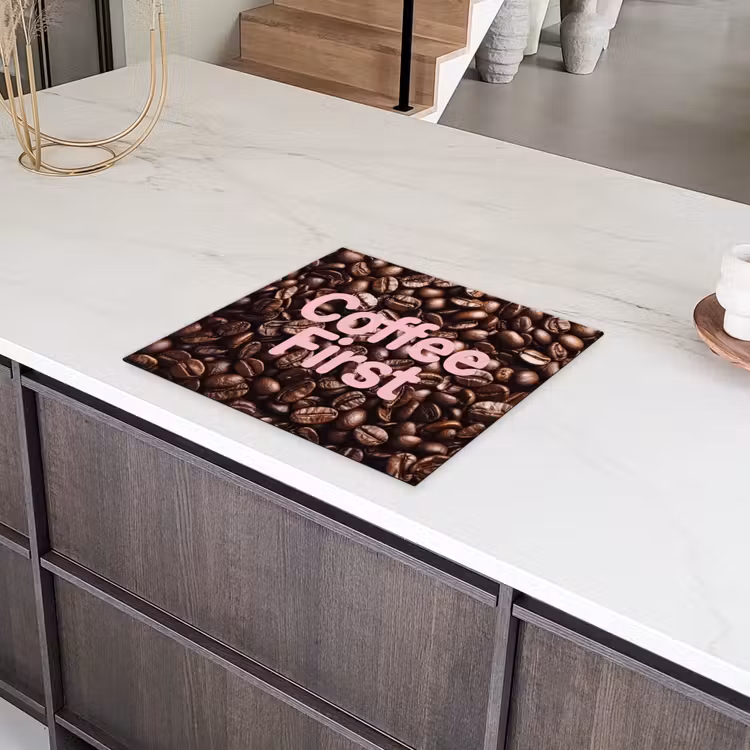 Coffee First - Koffiebonen - Roze Inductie beschermer vinyl 3mm middel -sfeer8