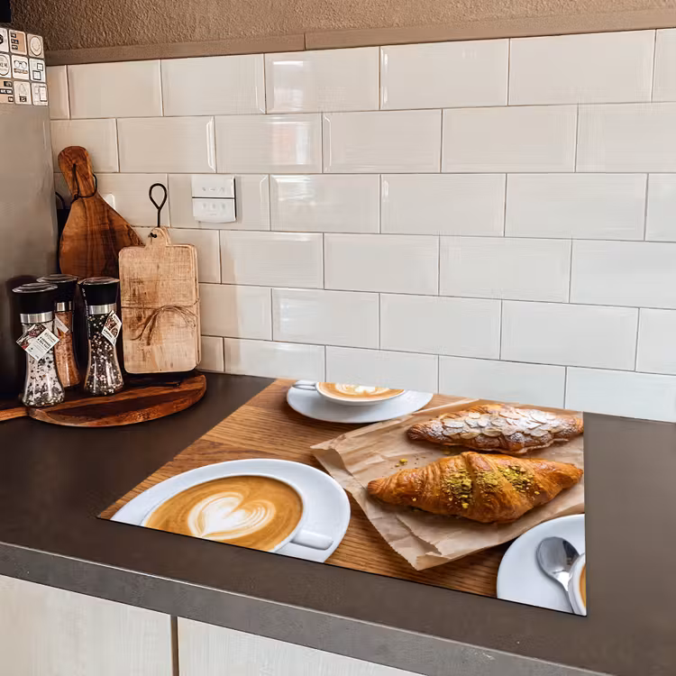 Eten - Croissant - Koffie - Ontbijt - Modern Inductie beschermer vinyl 3mm middel -sfeer3