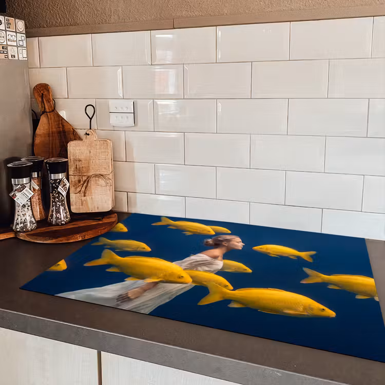 Vrouw - Vis - Water - Natuur - Geel Inductie beschermer vinyl 3mm klein -sfeer3
