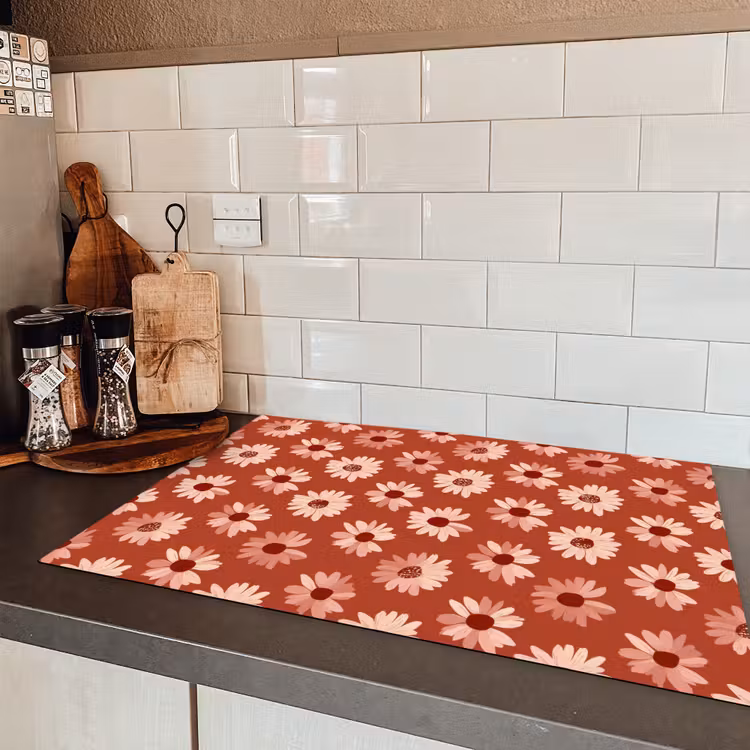 Madelief - Retro - Terracotta Inductie beschermer vinyl 3mm klein 276 -sfeer3