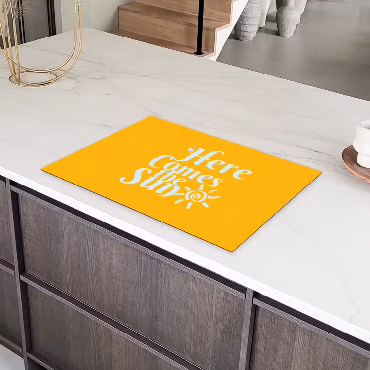 Geel - Blauw - Here comes the sun Inductie beschermer vinyl 3mm klein -sfeer8