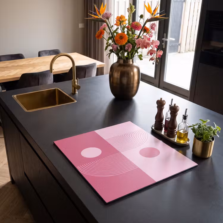 Geometrie - Patroon - Abstract - Roze - Modern Inductie beschermer vinyl 3mm middel -sfeer5
