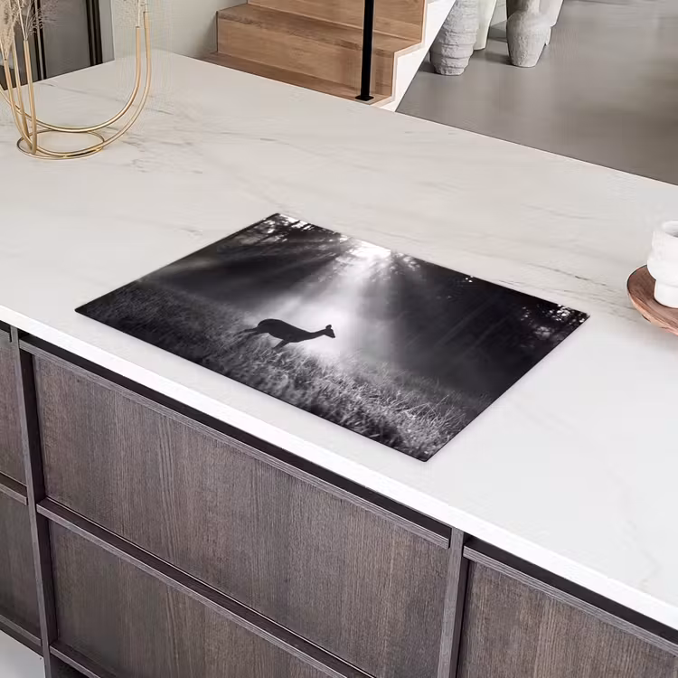 Hert - Bos - Zonnestralen - Zwart-wit - Natuur Inductie beschermer vinyl 3mm klein -sfeer8