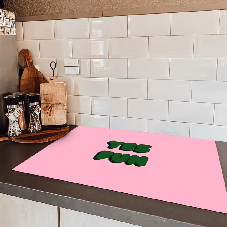 Yes fun - Groen - Roze Inductie beschermer vinyl 3mm klein -sfeer3