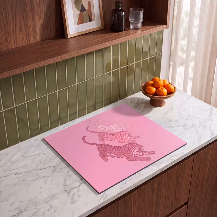 Kat - Springend - Dieren - Roze - Modern Inductie beschermer vinyl 3mm middel -sfeer8