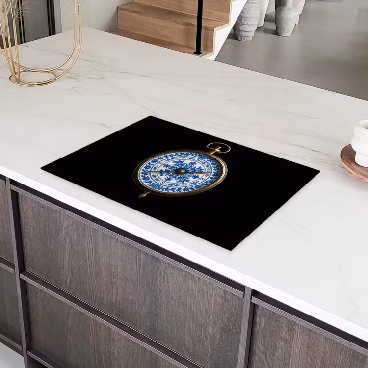 Kompas - Delfts blauw - Zwart Inductie beschermer vinyl 3mm klein -sfeer8