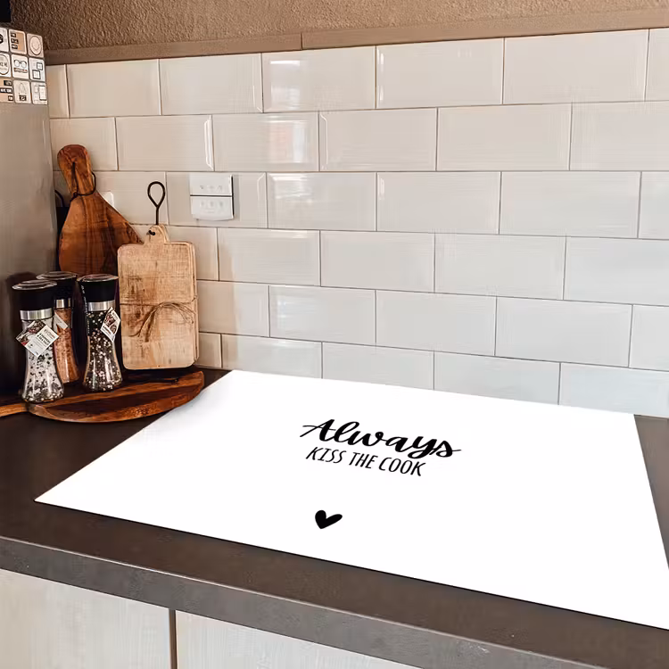 Always kiss the cook - Koken - Kok - Keuken - Spreuken Inductie beschermer vinyl 3mm klein -sfeer3