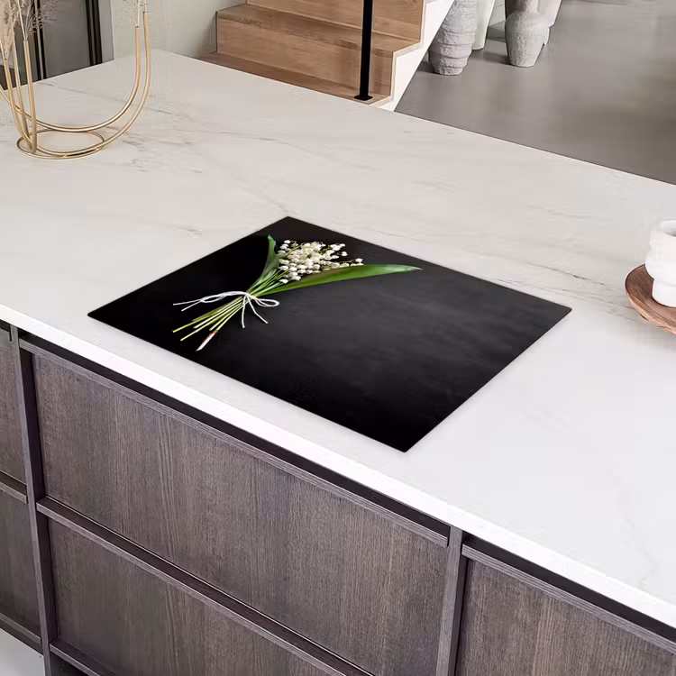 Lelietjes van dalen - Bloemen - Stilleven - Strik Inductie beschermer vinyl 3mm klein -sfeer8