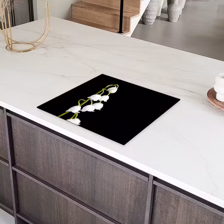 Lelietjes-van-dalen tegen Nacht Inductie beschermer vinyl 3mm middel -sfeer8