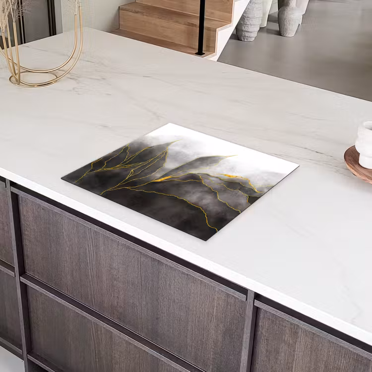 Marmer - Zwart - Goud - Luxe - Marmerlook Inductie beschermer vinyl 3mm middel -sfeer8