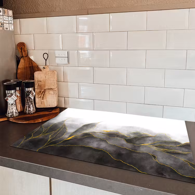 Marmer - Zwart - Goud - Luxe - Marmerlook Inductie beschermer vinyl 3mm klein -sfeer3