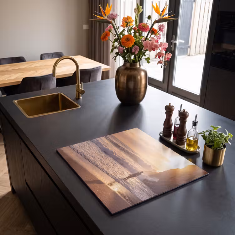 Mensen - Oceaan - Zonsondergang - Kust - Goud Inductie beschermer vinyl 3mm middel -sfeer5