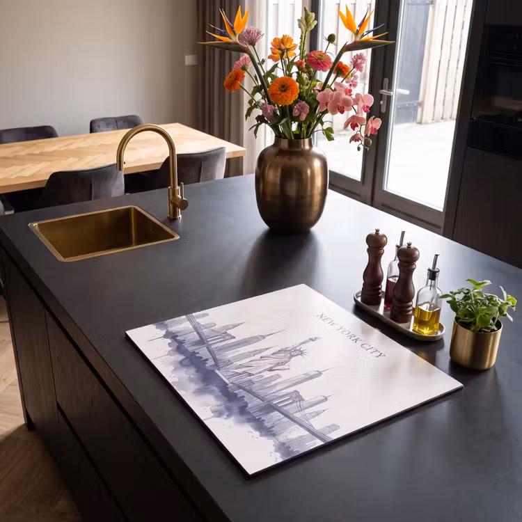 New York - Vrijheidsbeeld - Skyline - Illustratie - Blauw Inductie beschermer vinyl 3mm middel -sfeer5