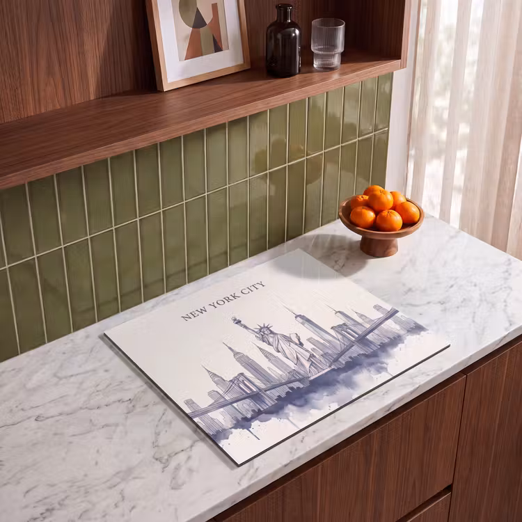 New York - Vrijheidsbeeld - Skyline - Illustratie - Blauw Inductie beschermer vinyl 3mm middel -sfeer8